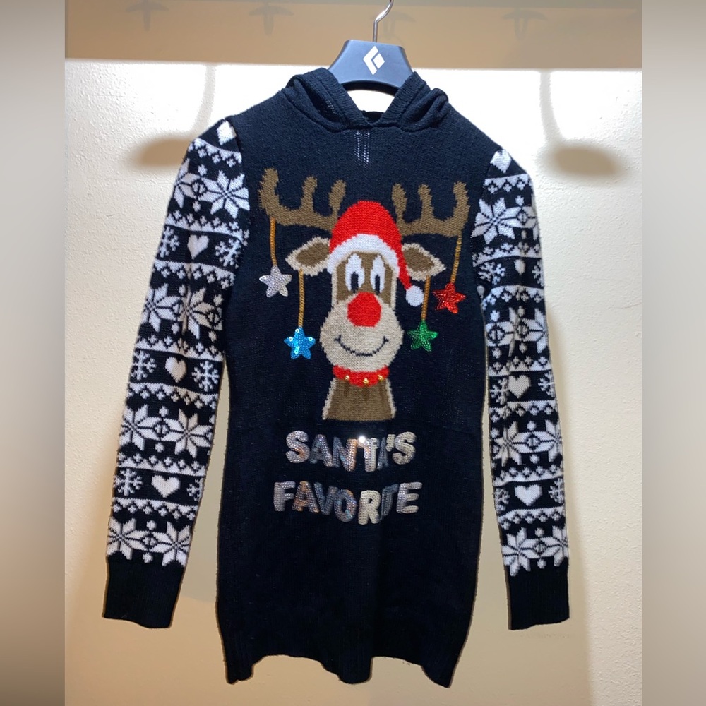 Cute juniors size XS (1) “Santa’s favorite” Sweater with hood